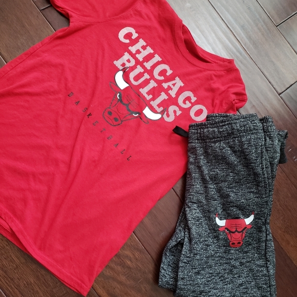 Red Black & Gray Chicago Bulls Boys Jogger Set